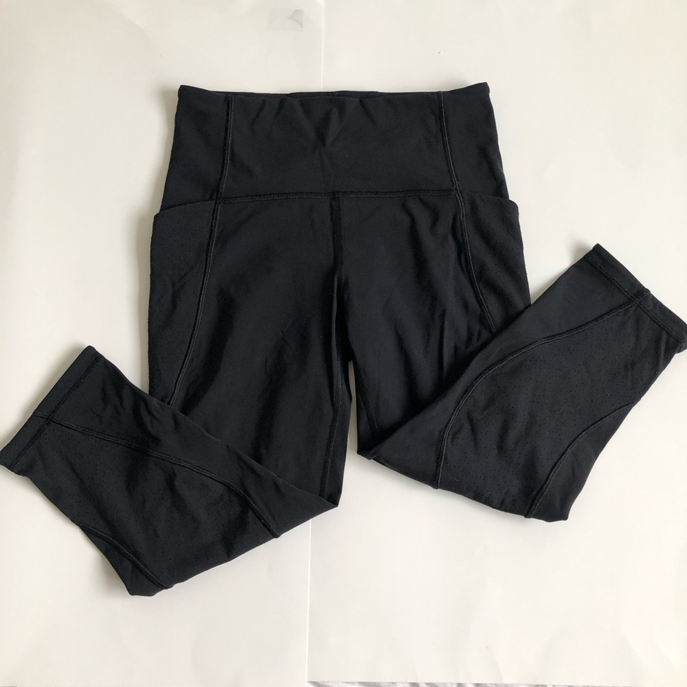 LULULEMON black crop Leggings